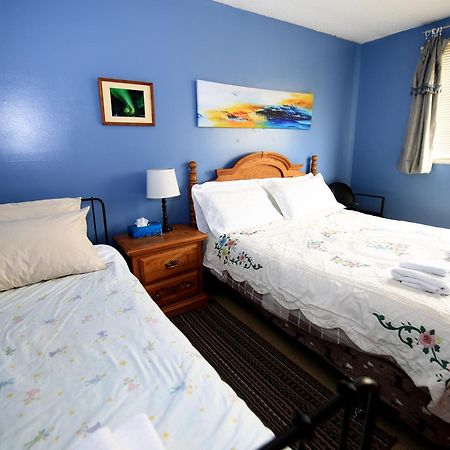 Jenny Guest House Yellowknife Exterior photo
