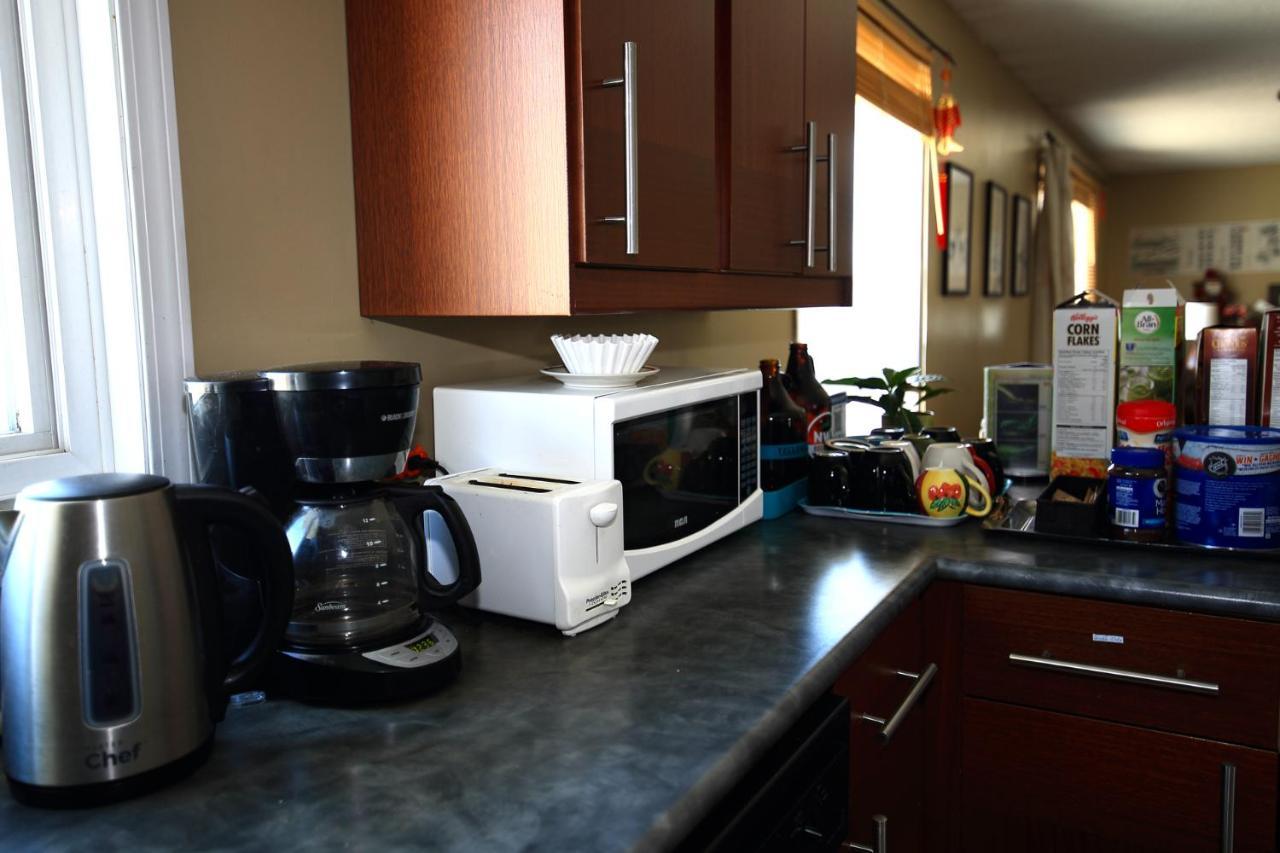 Jenny Guest House Yellowknife Exterior photo